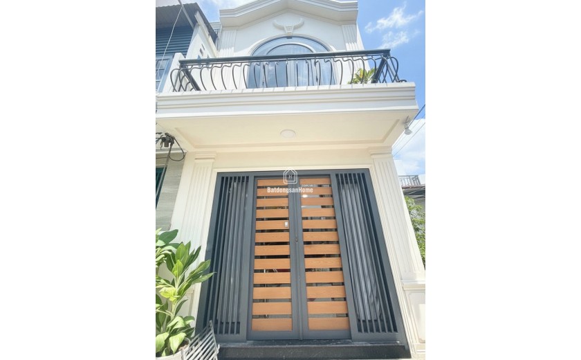 D1745 ⚡️ Giảm 100tr! sát cầu vượt Nguyễn Thái Sơn, SHR, Vuông, 3.3x10m, 4.x tỷ